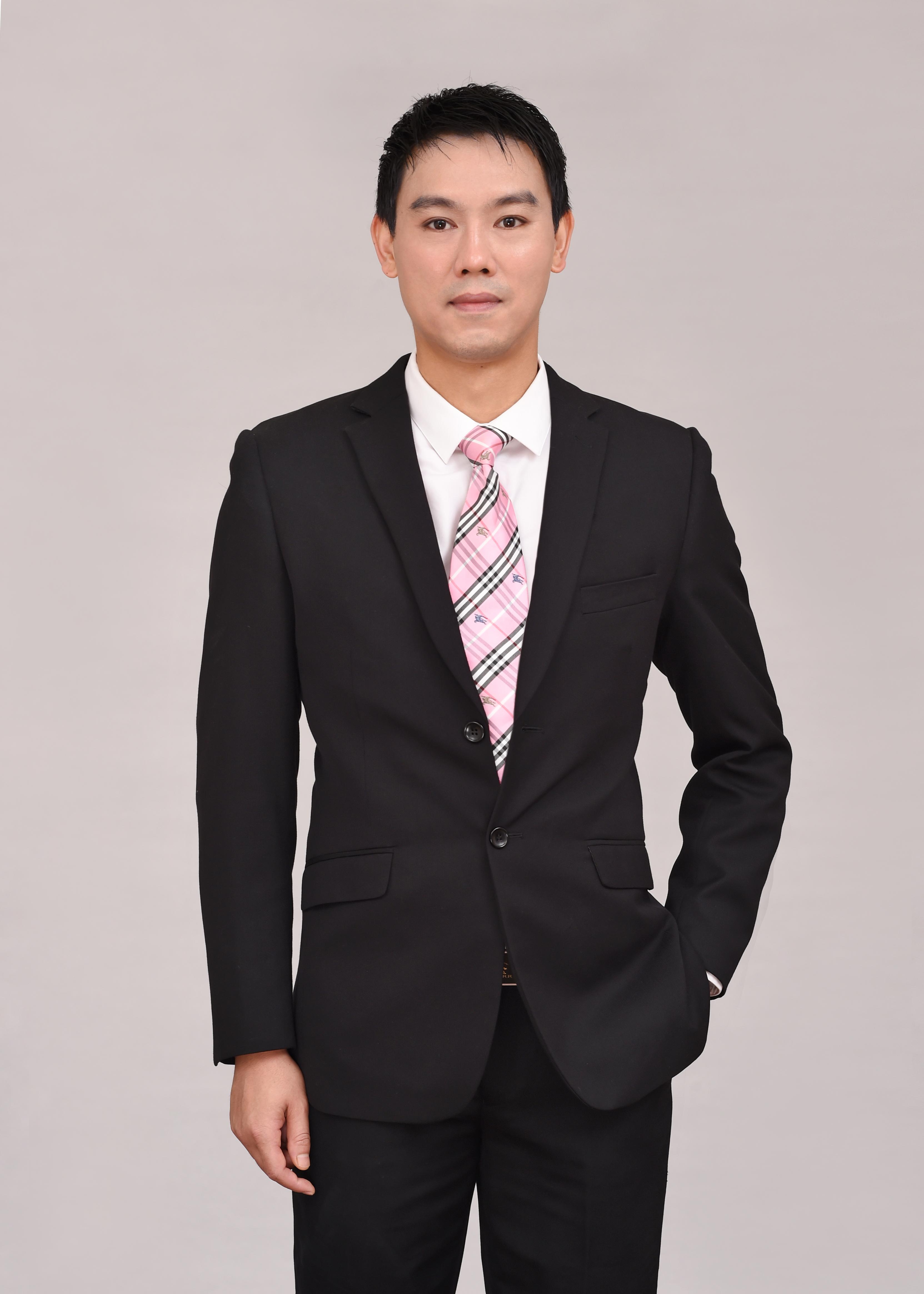 魏华 导演 & 创意总监